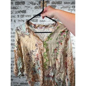 Johnny was | women floral 100% silk button down blouse